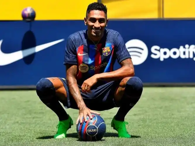 早年的他曾 早年的他曾